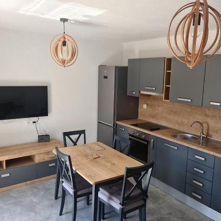 Hello Sunshine - Apartment On The Beach Zubovici Bagian luar foto