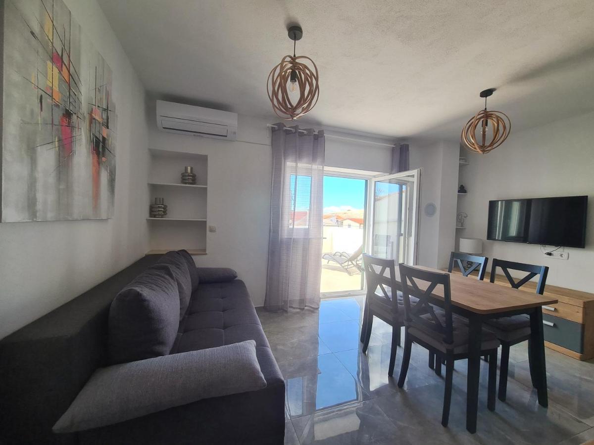 Hello Sunshine - Apartment On The Beach Zubovici Bagian luar foto